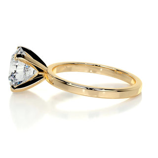 Brilliant 3.0ct round solitaire moissanite ring close up of the setting