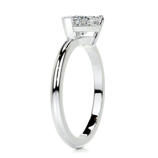 Dazzling 1.0ct pear solitaire moissanite ring detail view of the band