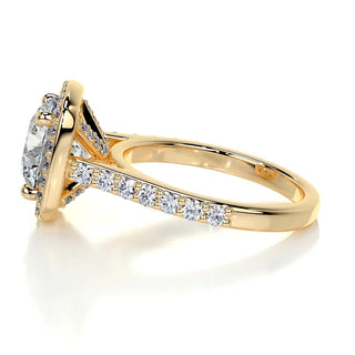 Stunning 2.0ct cushion halo moissanite ring close up of the setting