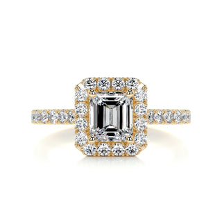Refined 1.0ct emerald halo moissanite ring macro detail of the stones