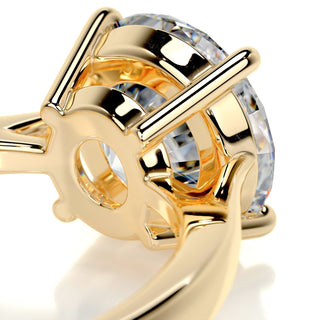 Brilliant 2.5ct round solitaire moissanite ring front view