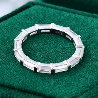 Exquisite 0.11ct baguette moissanite wedding band side profile view