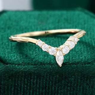 Shimmering 0.20ct round moissanite wedding band side profile view
