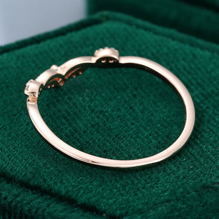 round-moissanite-art-deco-wedding-band