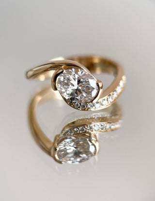 0.50CT-1.50CT Oval East West Moissanite Pave Engagement Ring With Matching Classic Band