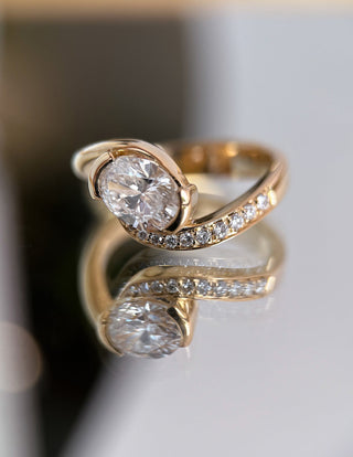 0.50CT-1.50CT Oval East West Moissanite Unique Pave Engagement Ring With Matching Curved Band