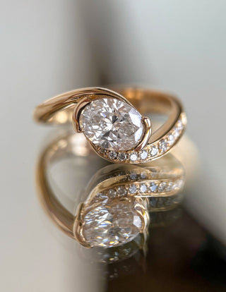 0.50CT-1.50CT Oval East West Moissanite Pave Engagement Ring With Matching Classic Band