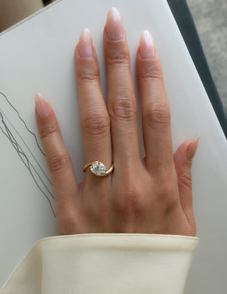 1.0CT-2.0CT Oval East West Moissanite Diamond Unique Engagement Fashion Rings With Matching Band