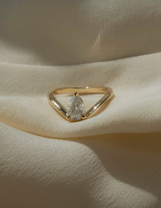 1.0CT-2.0CT Pear Cut Unique Diamond Rings Design Engagement With Matching Diamond Band