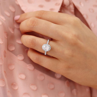 Radiant 1.50ct oval halo moissanite ring detail view of the band