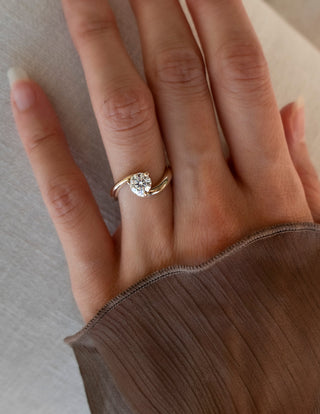 0.50CT-1.50CT Round Moissanite Diamond By Pass Engagement Dream Ring With Matching Band