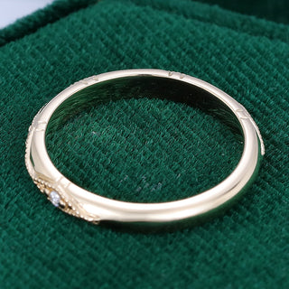 0-07-ct-round-moissanite-vintage-style-wedding-band