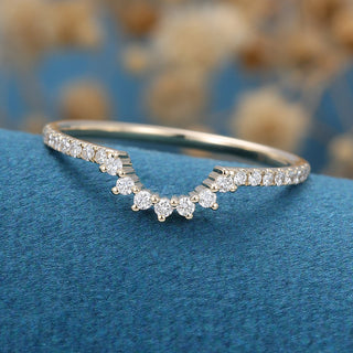 Modern 1.30ct round moissanite wedding band close up of the setting