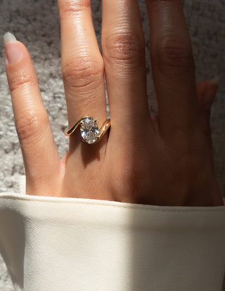 1.50CT-2.50CT Oval Moissanite Diamond Unique Tension Style Engagement Ring With Matching Band