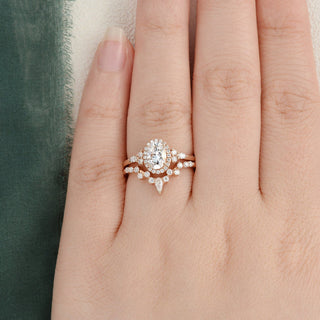 2-0-ct-oval-cut-cluster-halo-moissanite-bridal-ring-set