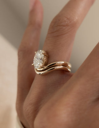 1.50CT-2.50CT Oval Moissanite Diamond Tension Style Engagement Ring With Matching Classic Band