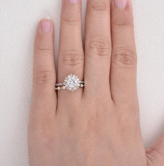 1.0ct Round Moissanite Vintage Halo Floral Style Bridal Ring Set