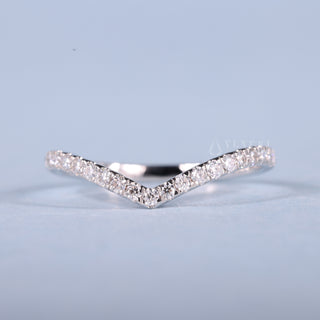 Round Moissanite Diamond Curved Wedding Bands