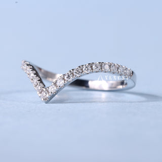 Round Moissanite Diamond Classic Curved Wedding Bands For Women