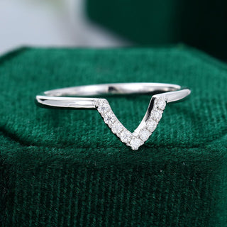Sparkling 0.09ct round moissanite wedding band side profile view