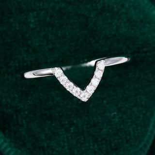 Sparkling 0.09ct round moissanite wedding band top view