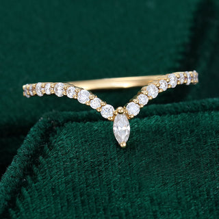 Refined 0.20ct round moissanite wedding band close up of the setting