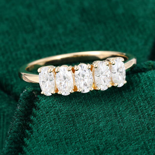 Timeless 1.29ct oval moissanite wedding band close up of the setting