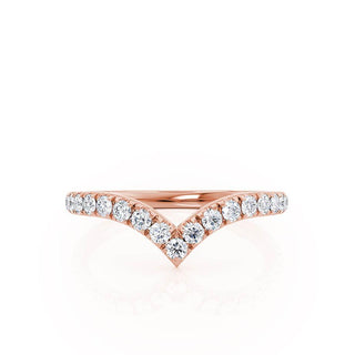 Shimmering 0.21ct round moissanite wedding band close up of the setting