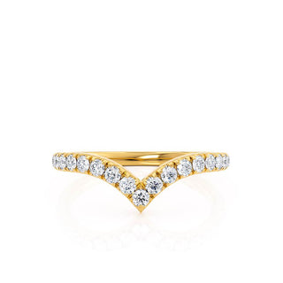 Stunning 0.21ct round moissanite wedding band close up of the setting