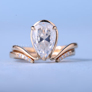 1.0CT-2.0CT Bezel Set Pear Moissanite Diamond Curved Unique Engagement Ring With Wedding Band