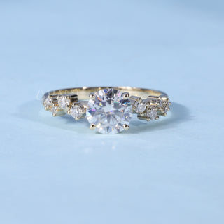 Stunning 1.0ct round cluster moissanite ring front view