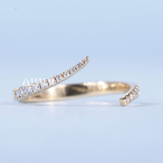 Round Cut Moissanite Diamond Curved Unique Wedding Ring Bands