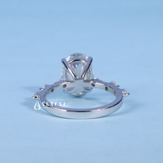 Brilliant 1.50ct oval pave moissanite ring close up of the setting
