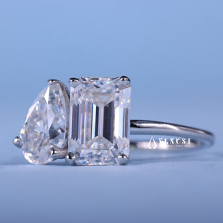 1.0CT Emerald & Pear Cut Moissanite Diamond Toi Et Moi Engagement Ring