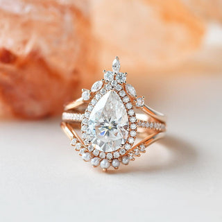2.50ct Pear Cut Halo Moissanite Vintage Style Inspired Bridal Ring Sets (3 Pcs)