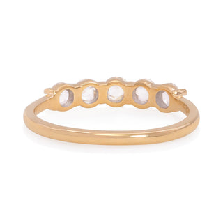 round cut moissanite rose stones band detail