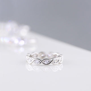 0.50 TCW Unique Round Infinity Moissanite Diamond Wedding Band