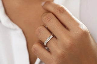 0.61 TCW 3 Row Round Cut Cluster Moissanite Diamond Wedding Band