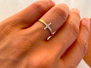 0.12 TCW Round Cut Cross Moissanite Diamond Wedding Band