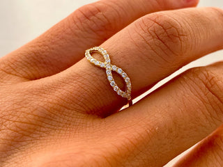 0.27 TCW Round Cut Unique Infinity Moissanite Diamond Wedding Band