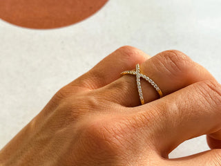 0.29 TCW Unique Round Cut Criss Cross Moissanite Diamond Wedding Band