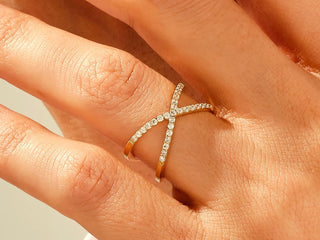 0.29 TCW Unique Round Cut Criss Cross Moissanite Diamond Wedding Band