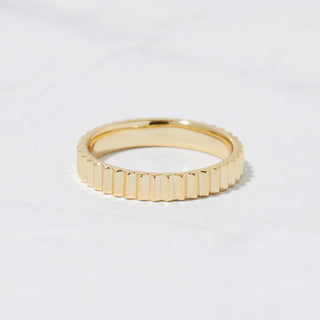 Delicate Classic Gold Metal Plain Wedding Band For Men & Women