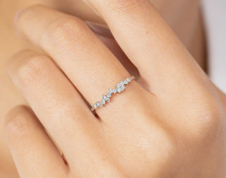 0.15 TCW Minimalist Round Cut Cluster Moissanite Diamond Wedding Band
