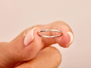 Classic Plain Simple Wedding Band For Men And Women