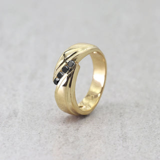 0.25 TCW Unique Round Cut Black Diamond Moissanite Diamond Wedding Band