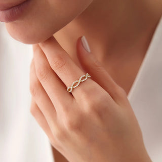 0.52 TCW Round Cut Infinity Twist Moissanite Diamond Wedding Band