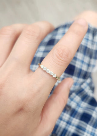 0.35 TCW Round Cut 5 Stone Moissanite Diamond Wedding Band