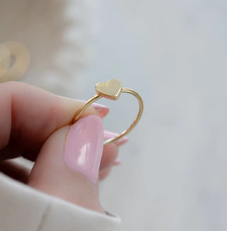 Minimalist Heart Shape Solitaire Gold Metal Engagement Ring