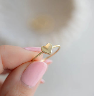 Minimalist Heart Shape Solitaire Gold Metal Engagement Ring
